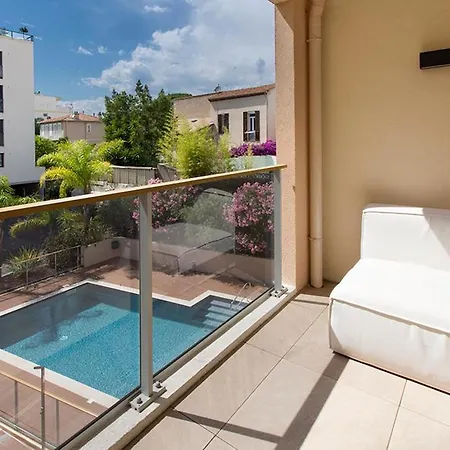 2 Pieces Avec Clim, Terrasse, Piscine, 100m